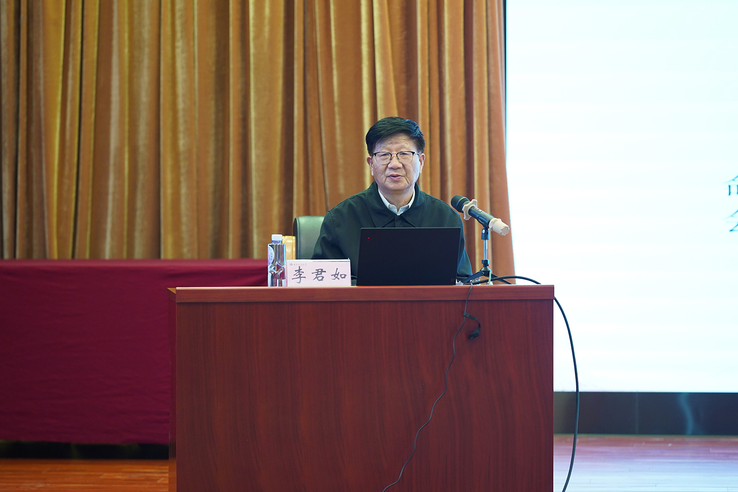 ee2f834dbefb4f418a8f3fee83cc78c3.jpg ee2f834dbefb4f418a8f3fee83cc78c3.jpg